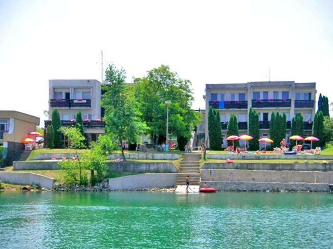 סנץ Hotel Fortuna מראה חיצוני תמונה